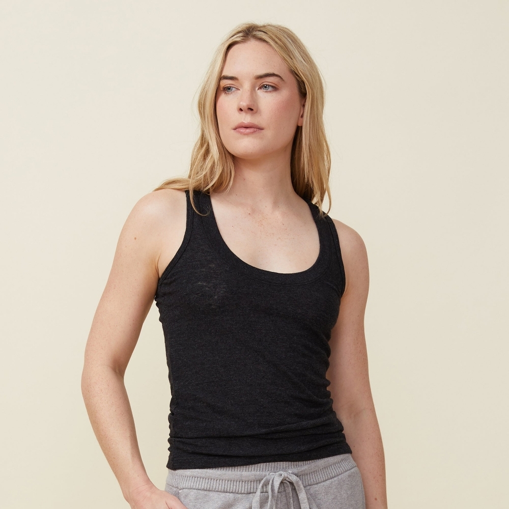 Monrow Scoop Neck Tank Black